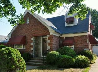 31 Waller St, Providence, RI 02909