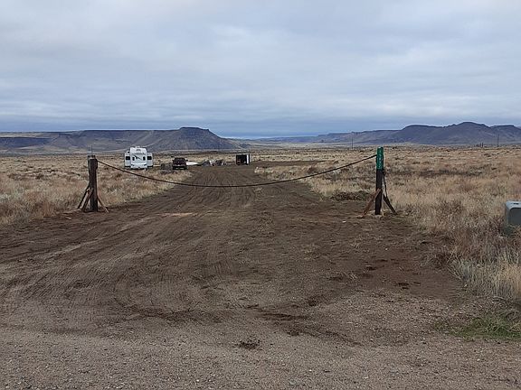 Entrance to property 