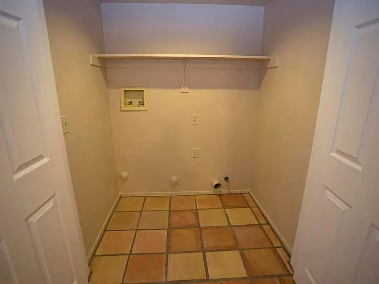 108 N Champagne Pl — Photo 30