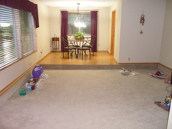 5th image of 12618 214th Avenue Ct E