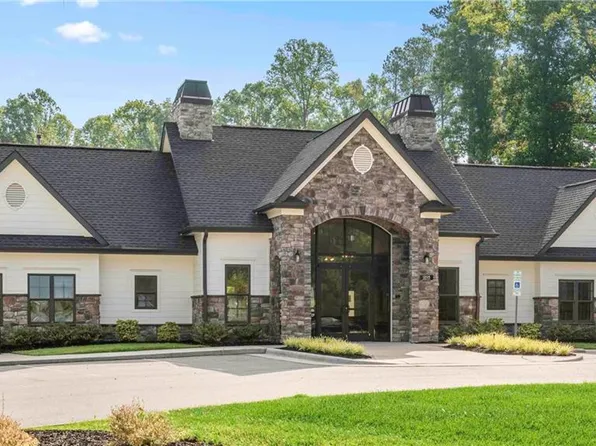 1572 Aberdeen Dr, Mebane, NC 27302