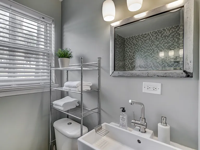 3325 Eastwood Dr — Photo 37