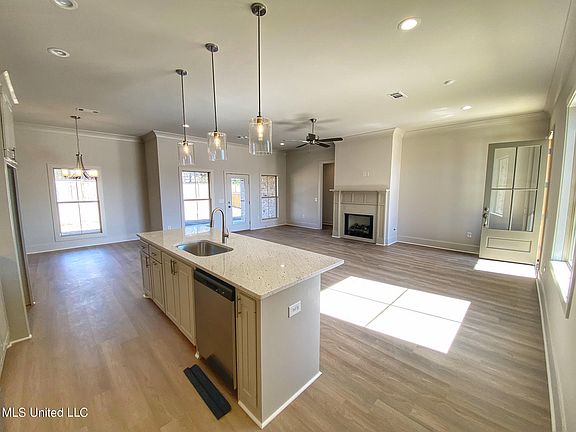 3rd image of 206 Baleigh Dr