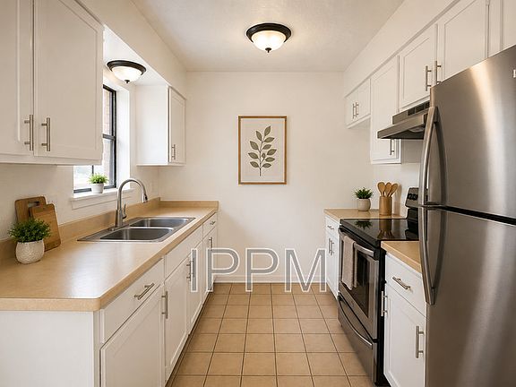 3rd image of 6020 Masters Blvd #2