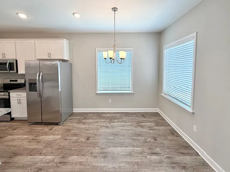 430 Azalea Dr — Photo 6