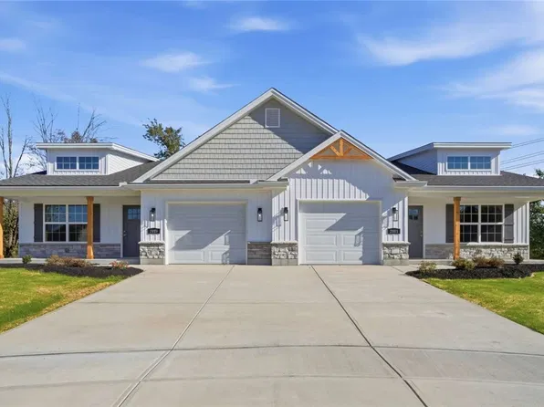 2085 Pine Forest Dr, Miamisburg, OH 45342