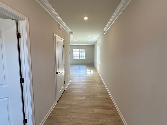 5th image of 165 Pampas Pl