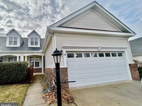 6938 Walnut Hill Dr, Gainesville, VA 20155