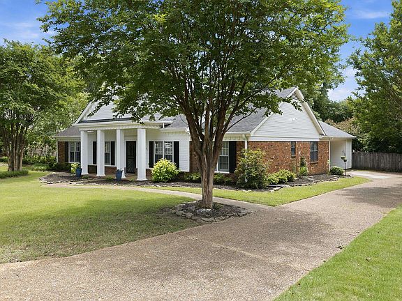 3rd image of 7941 Elm Leaf Dr