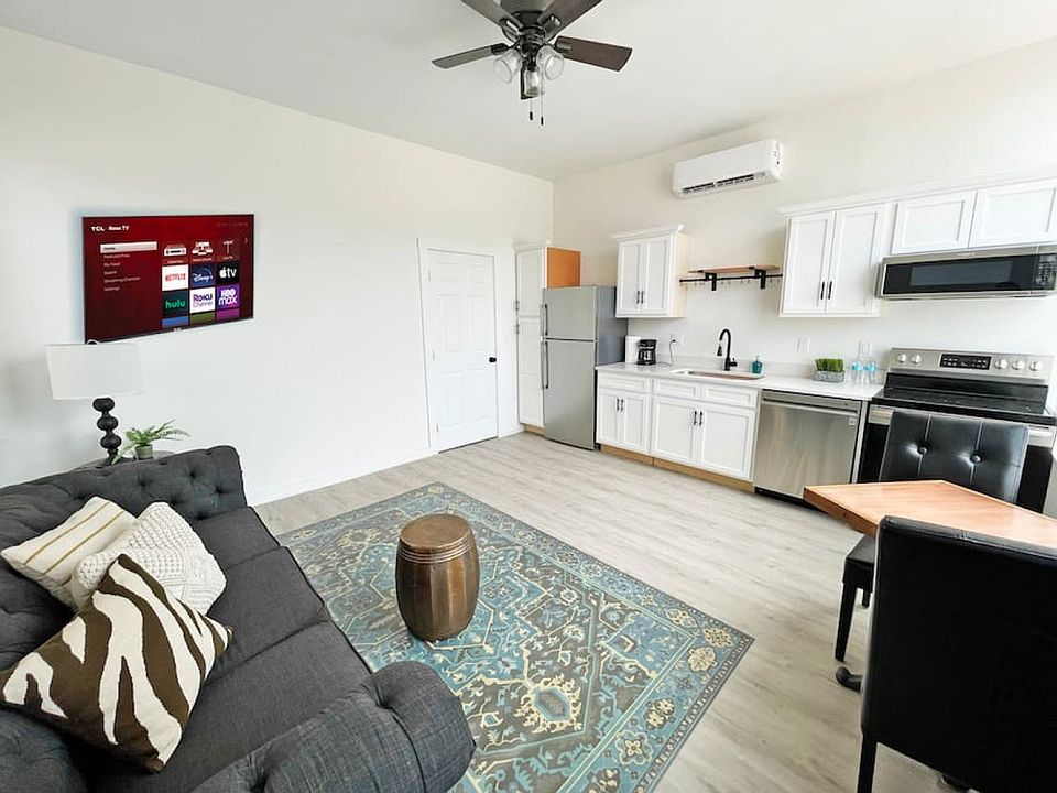 1st image of 216 E Liberty St #1S-ID1056062P