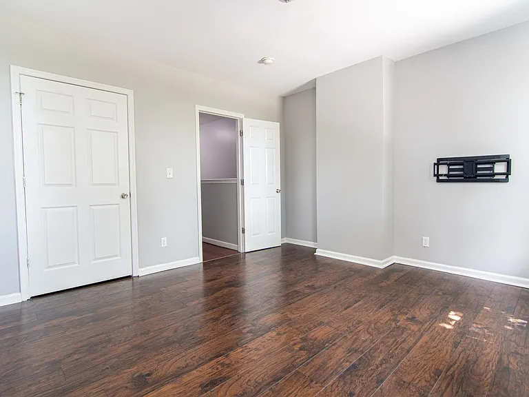 3000 Erdman Ave — Photo 24