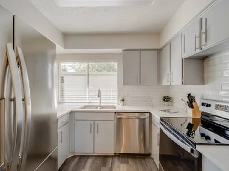 Jasmine Ln — Photo 10
