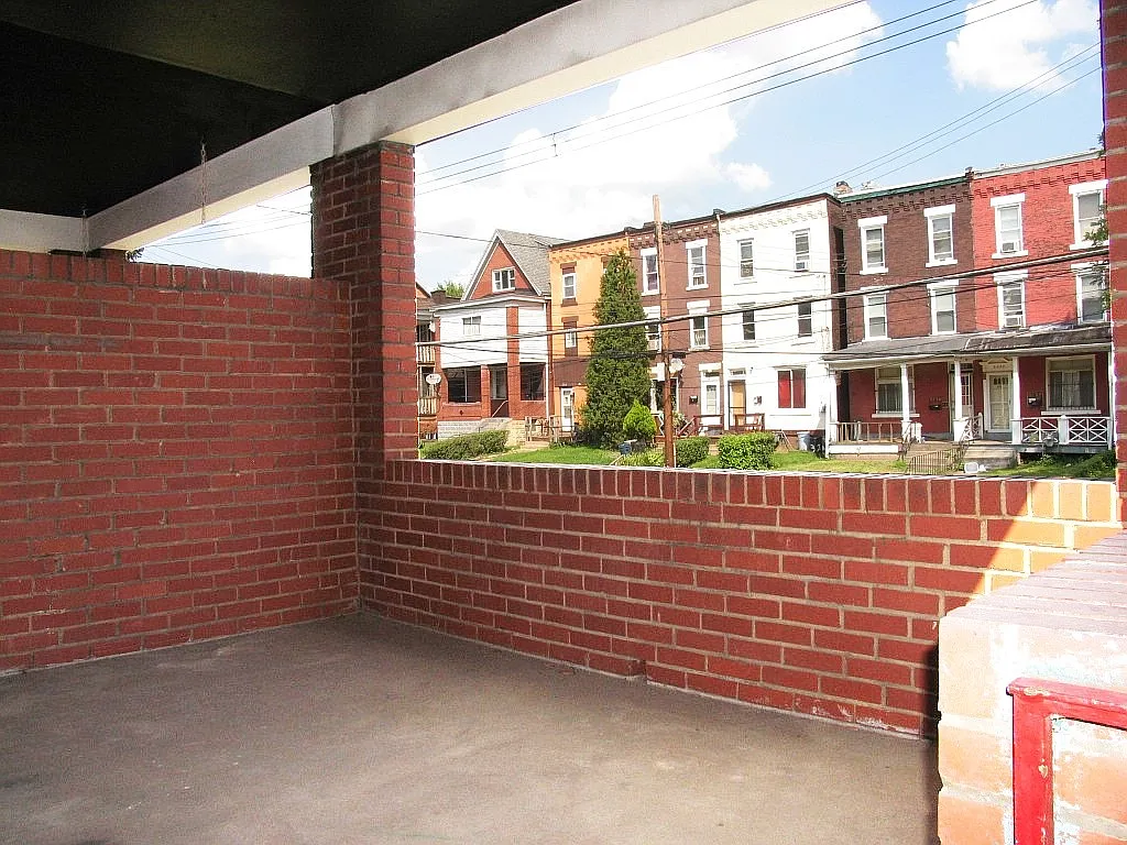 3 bed, 1184 sqft, $1,750 — Photo 2