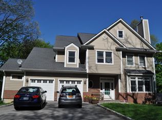 21 Crest Dr, White Plains, NY 10607