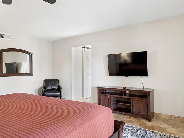 9023 W Patrick Ln — Photo 18