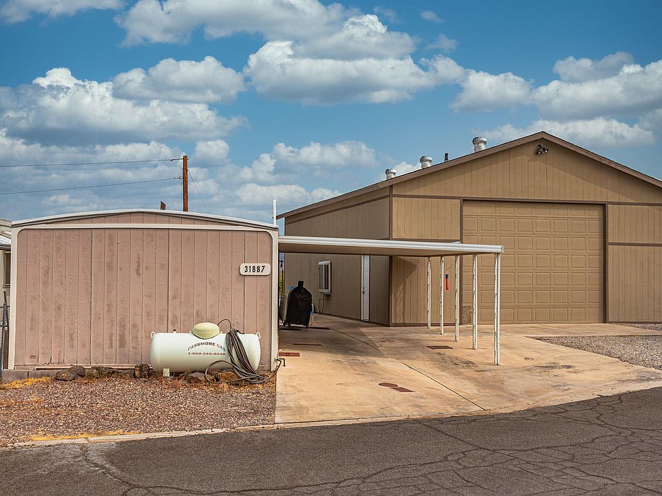1st image of 31887 Carefree Dr