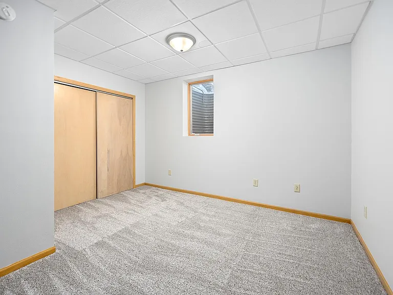 1405 E Rushmore Dr — Photo 11
