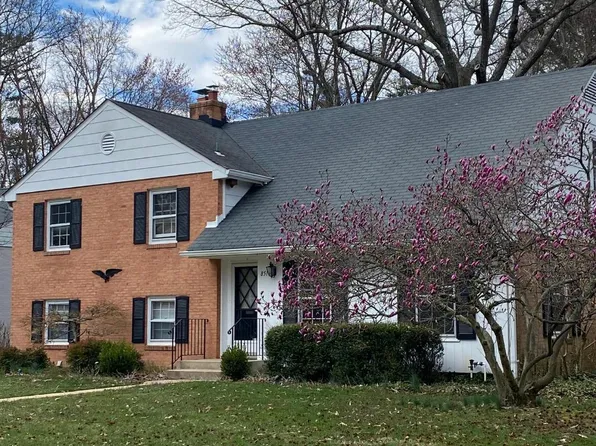 8514 Stable Dr, Alexandria, VA 22308