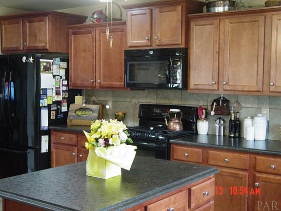 4th image of 780 Mohegan Cir
