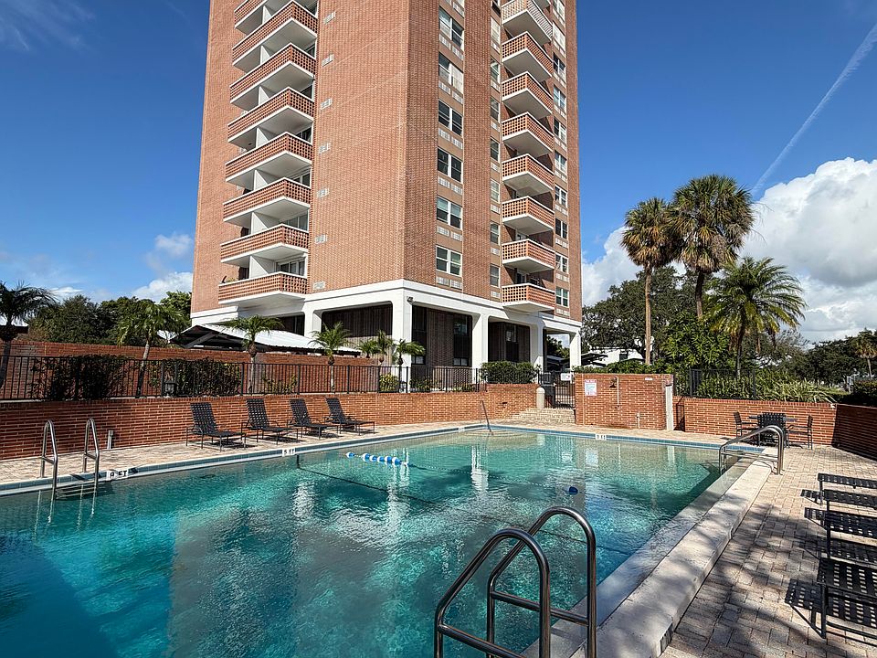 1st image of 4015 Bayshore Blvd APT 15E
