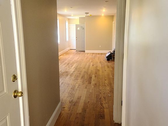 4th image of 555 Sea St #1