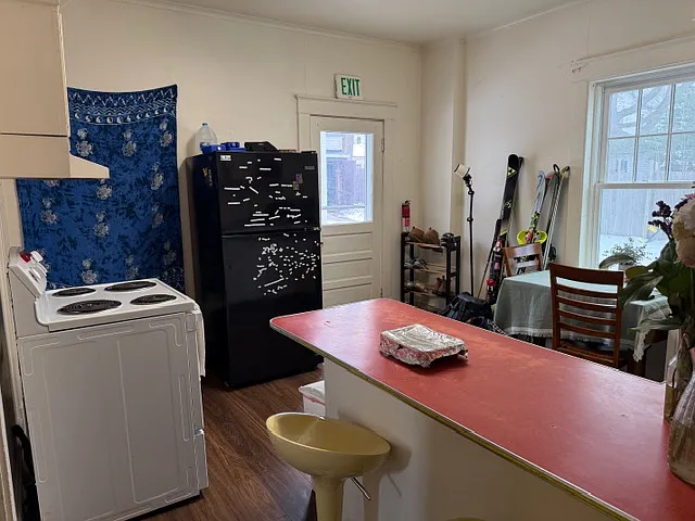 18 Weston St #1 — Photo 13