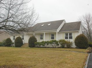 119 Cottage Pl, Gillette, NJ 07933