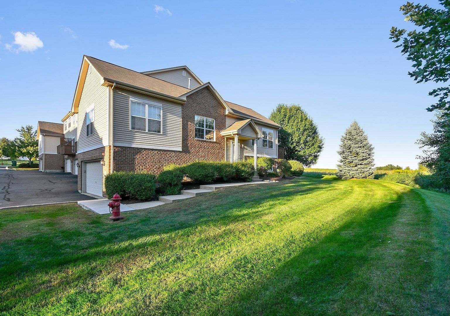 671 E Willow St, Elburn, IL 60119 Zillow