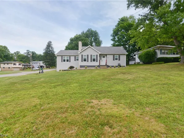 8696 Chesterton Dr, Poland, OH 44514