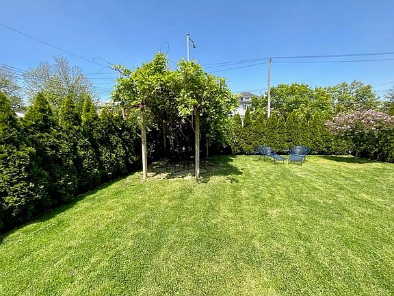 5th image of 4206 Avenue