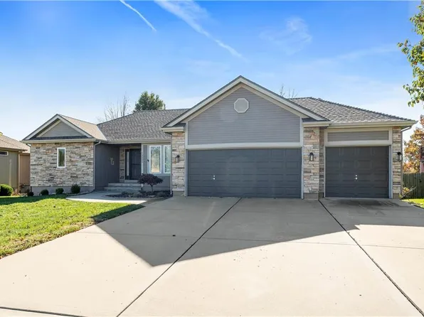 12205 Astor Ct, Peculiar, MO 64078