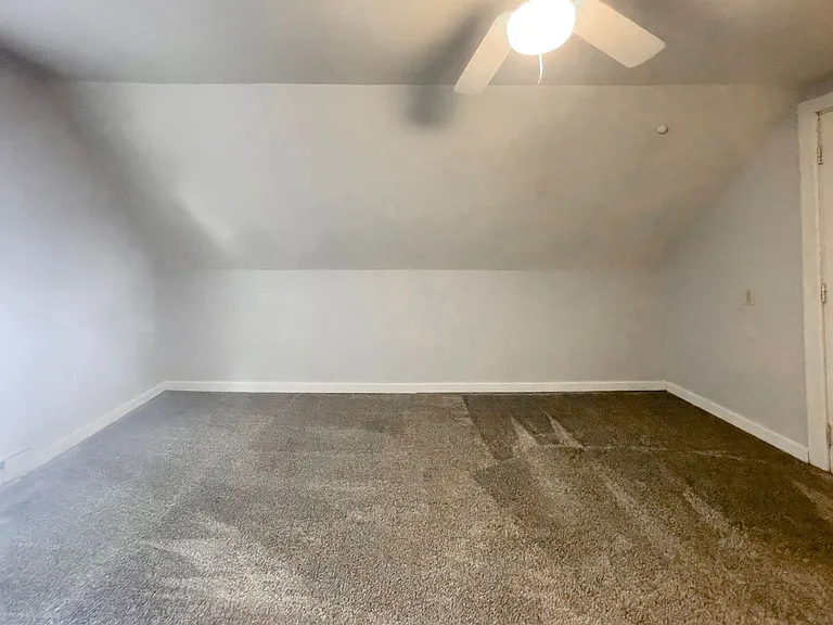 204 N Dill St — Photo 9