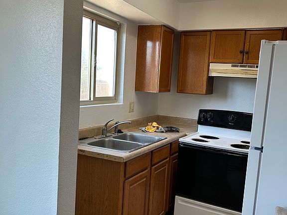 3rd image of 541 E Jacinto St #547