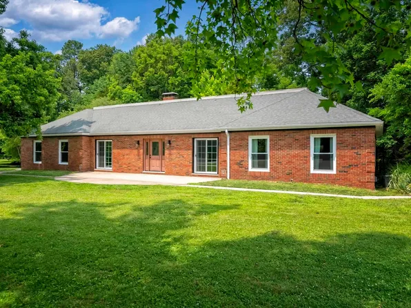 4 Magnolia Ln, Carbondale, IL 62903