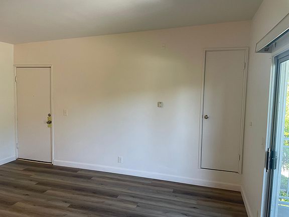 2nd image of 2206 Allesandro St