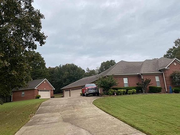 2nd image of 121 Emerald Lake Dr