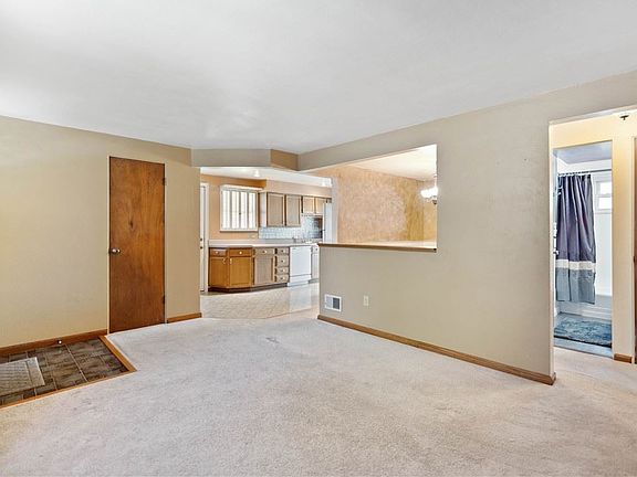 5th image of 5347 Blossom Rd