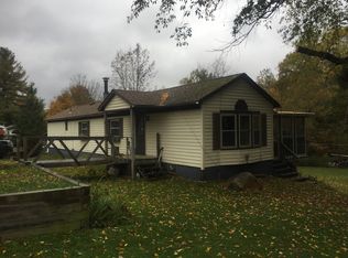 10 Anthony Dr, Hinsdale, MA 01235