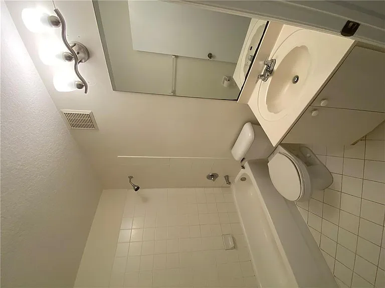 970 NE 34th Ave #204 — Photo 23
