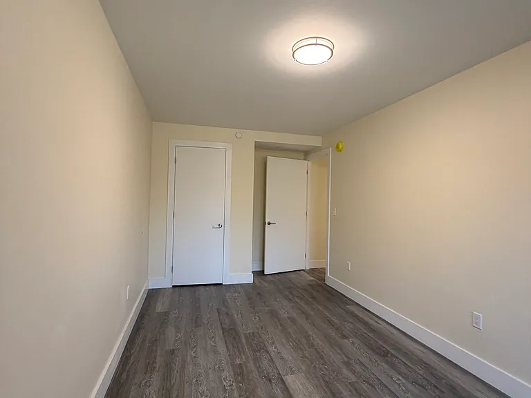 2512 Bronx Park E #B — Photo 16