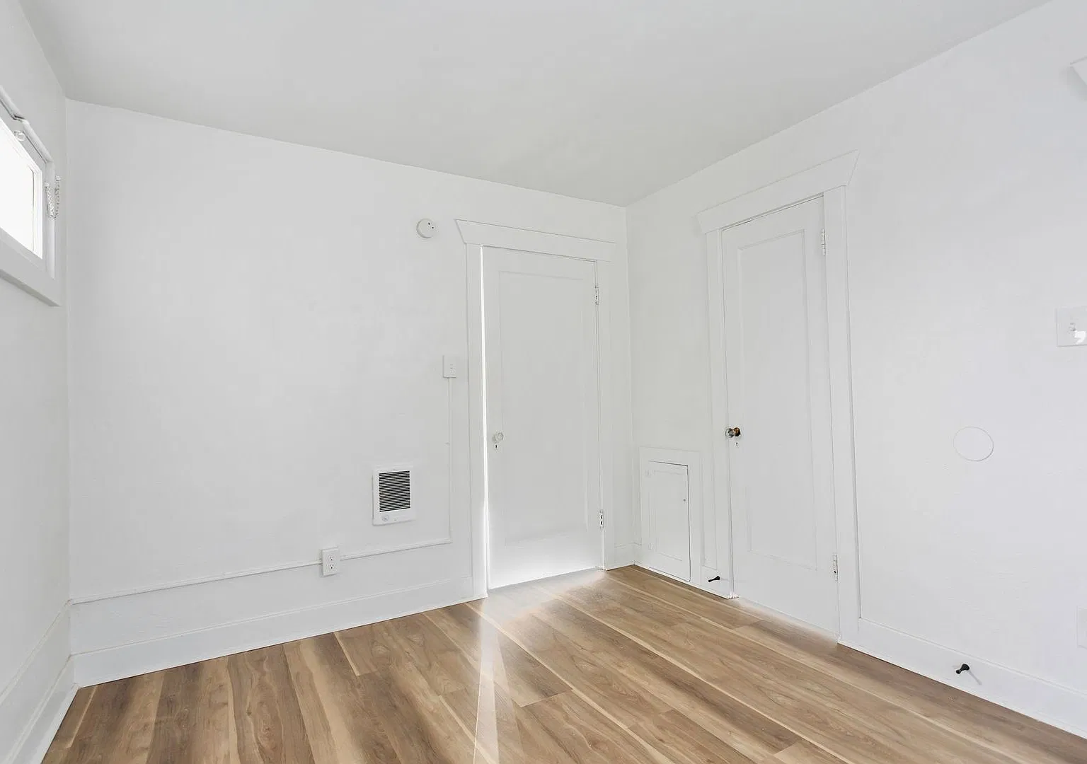 3502 McKinley Avenue — Photo 2