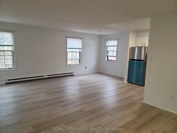 2 Orchard Heights Blvd #224, Aurora, ON L4G 3W3