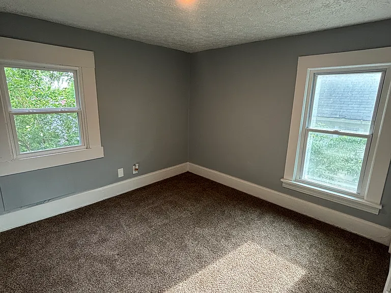 936 Ella Ct — Photo 11