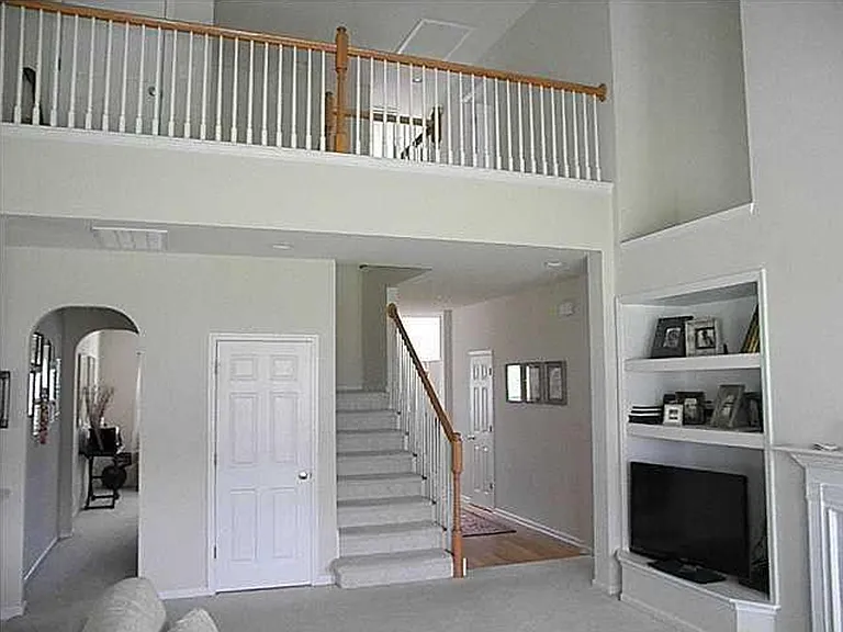 217 Summer Rain Ct — Photo 8