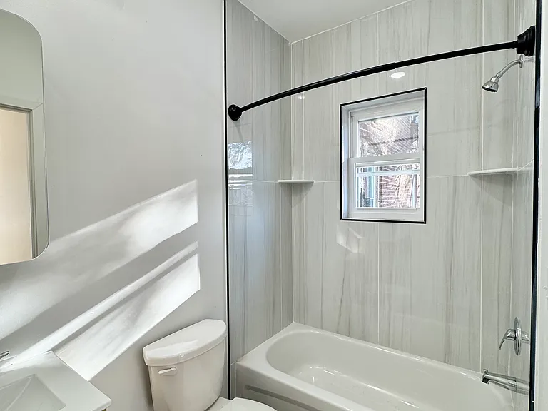 212 N 9th St #2 — Photo 9