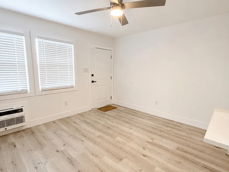 605 67th Ave N #1 — Photo 5