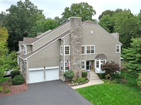 8 Hunter Road, North Haledon, NJ 07508