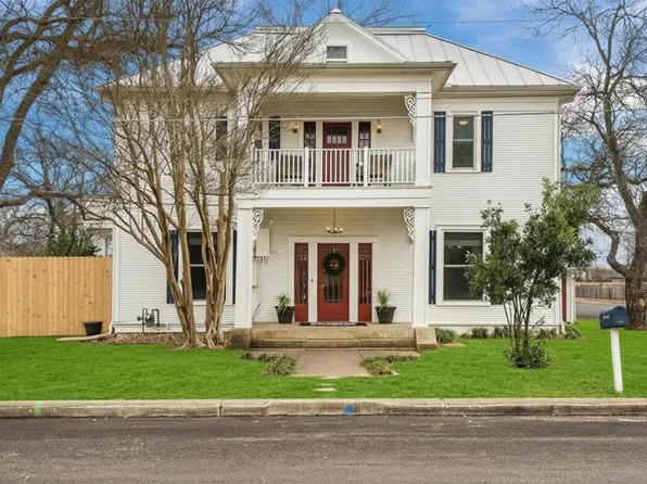 601 Bell St, Fredericksburg, TX 78624