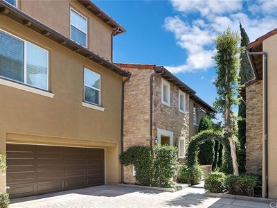 109 Roadrunner, Irvine, CA, 92603