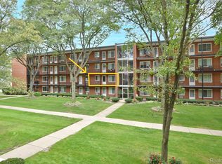 2925 W Thirteen Mile Rd APT 205, Royal Oak, MI 48073